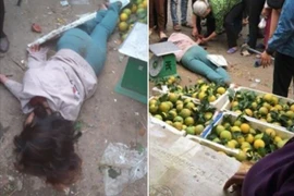 Mặc cả không thành, cô gái xô xát với bà chủ rồi lăn đùng ra giả chết