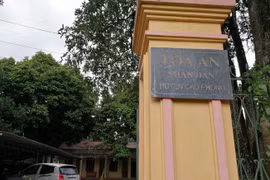 Chánh VP TAND huyện bị truy nã: Gia đình vẫn chưa hết bàng hoàng