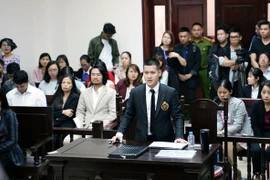 Lình xình Tuần Châu Hà Nội, đạo diễn Việt Tú: Ai sẽ thắng knock-out?