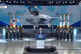 Hàn Quốc ra mắt tiêm kích nội địa, mạnh ngang chiến đấu cơ F-35
