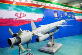 Iran kích hoạt tên lửa tàng hình mới, gia tăng đe dọa đối với Israel