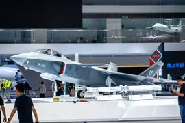 Máy bay chiến đấu J-20S, “quân bài chiến lược” mới của Trung Quốc