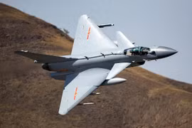 Sợ gì mà Mỹ quyết ngăn chặn Trung Quốc bán máy bay J-10C cho Iran?