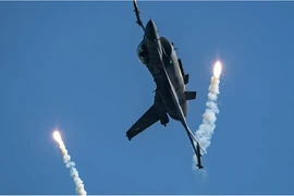 Tiêm kích F-16 chật vật hỗ trợ binh sĩ Ukraine trên chiến hào