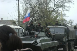 Ukraine muốn mua UAV Thổ Nhĩ Kỳ, Moscow thêm quân tới biên giới