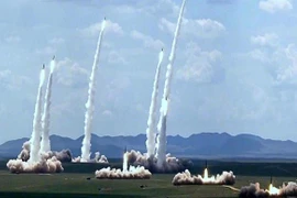 Tên lửa Iran phóng ào ạt từ hầm ngầm, quân đội Mỹ tính sao?