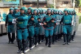 Dân quân thường trực được trang bị súng trường TAR-21 của Hải quân đánh bộ?