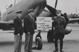 Lý do Liên Xô bắt giữ phi công Mỹ ném bom Tokyo năm 1942? (P2)