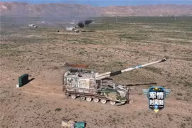 Pháo tự hành Trung Quốc cứ ngỡ như đang trên chiến trường Ukraine?