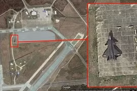 Tiêm kích J-20 Trung Quốc xuất hiện giữa căn cứ thủy quân lục chiến Mỹ