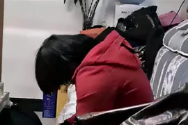 Bé 14 tuổi bị hai cha con giam cầm 6 năm, sinh 3 con