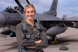 Những nữ quân nhân Mỹ “khuynh đảo” các cuộc thi sắc đẹp