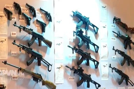 Lần đầu lộ diện lượng lớn vũ khí hiện đại Việt Nam tự chế tạo