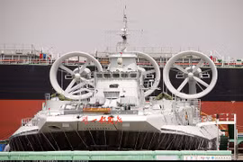 Ukraine bị Nga “đá” khỏi thương vụ tàu đệm khí Zubr?