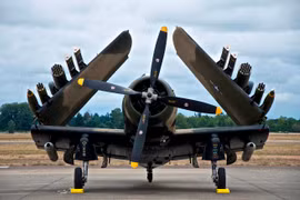 Su-25 của Nga và A-10 của Mỹ: Đâu mới là "xe tăng bay" thực sự?