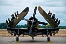 Su-25 của Nga và A-10 của Mỹ: Đâu mới là "xe tăng bay" thực sự?