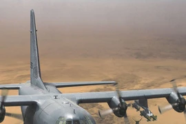 Máy bay vận tải "lực sĩ" C-130 sẽ mang bom thông minh