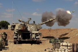 Hamas tấn công quyết liệt, Israel cố kiềm chế giữ "cái đầu lạnh"