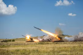 TQ thừa nhận sức mạnh TOS-1A Nga - thổi bay ngôi làng trong 7 giây