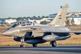 Truyền thông Ấn Độ lo quân đội đã vung tiền mua "hớ" tiêm kích Rafale
