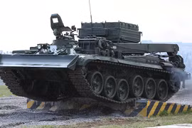 Lần đầu tiên "voi thép" BREM-1 cặp với xe tăng T-90 Việt Nam