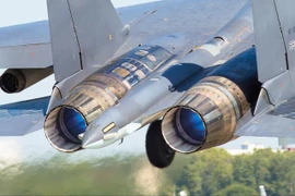 Tiêm kích Su-57 Nga sẽ "soán ngôi vương" của F-22 Raptor Mỹ?