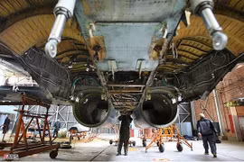 Bị cấm vận hơn 4 thập kỉ, Iran chật vật tìm máy bay mới