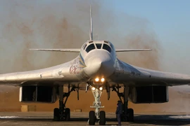 Không quân Nga đặt mua 50 oanh tạc cơ Tu-160M mới
