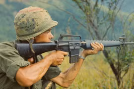 Súng trường M16 nỗi ám ảnh của lính Mỹ trên chiến trường Việt Nam
