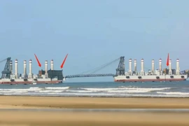 Trung Quốc chế tạo “siêu phà đổ bộ” tự hành dài 850m