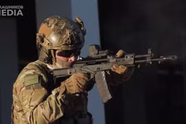 Tiểu liên AK-12SP cực chất của đặc nhiệm Nga có gì đặc biệt?