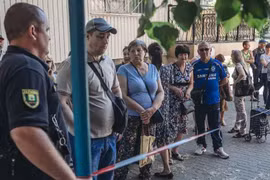 Quan chức Ukraine: Nga đã bắt đầu sử dụng tên lửa "khủng"