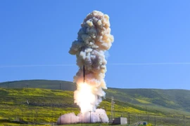 Quá sợ Nga, Mỹ cuống cuồng phát triển tên lửa đánh chặn