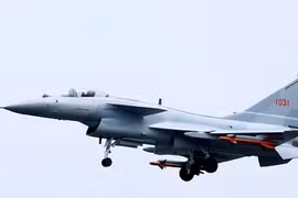 Tiêm kích J-10B Trung Quốc đã sẵn sàng chiến đấu?