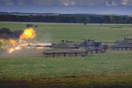 Lạ lùng: Anh cắt giảm gần ½ xe tăng, đồng minh choáng váng