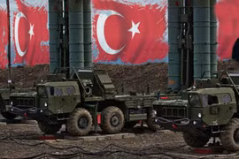 Cố mua S-400 để rồi bị cấm vận vũ khí, Ankara gặp thế khó