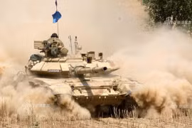 Vì sao Ấn Độ chọn T-90 làm xe tăng chủ lực giống Việt Nam?
