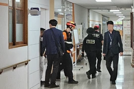 Nam sinh đặc biệt vô cớ đâm hiệu trưởng 