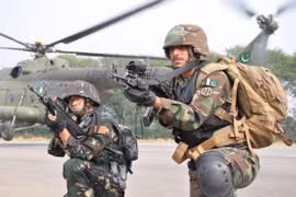 Ấn Độ lưỡng đầu thọ địch khi Pakistan triển khai UAV vũ trang đến Kashmir