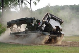 Mục kích lính Công binh Việt Nam huấn luyện với xe "quái thú" IMR-2M 