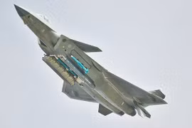 Điểm sáng nhất của tiêm kích Su-57 lại là "đòn chí tử" với J-20 