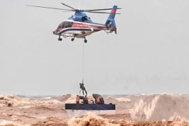 Chiến công đặc biệt của đặc công nước Việt Nam trong bão lụt miền Trung