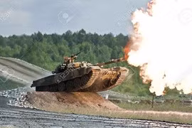 Giải ngố: Vì sao xe tăng có thể vừa chạy vừa bắn?