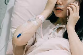 Phẫn nộ vụ bê bối tiền 'từ thiện' tại ngôi làng ung thư máu