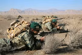 Dỡ bỏ lệnh cấm vận vũ khí với Iran: Mỹ sẽ lại làm "căng"? 