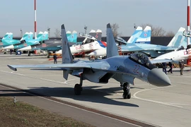 Mục kích máy bay Su-30SM, Su-35S Nga luyện duyệt binh