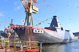 Hải quân Nhật Bản nhận khinh hạm Mogami với tốc độ 'nhanh chóng mặt'