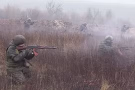 Quân Nga hợp lực vượt sông tiến đánh Kupyansk, Ukraine lâm vào thế nguy