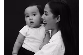 Cận cảnh con trai bụ bẫm của Phạm Hương 