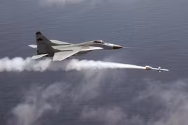 Ba Lan mua tên lửa R-27 Ukraine: Coi chừng “tiền mất, tật mang“